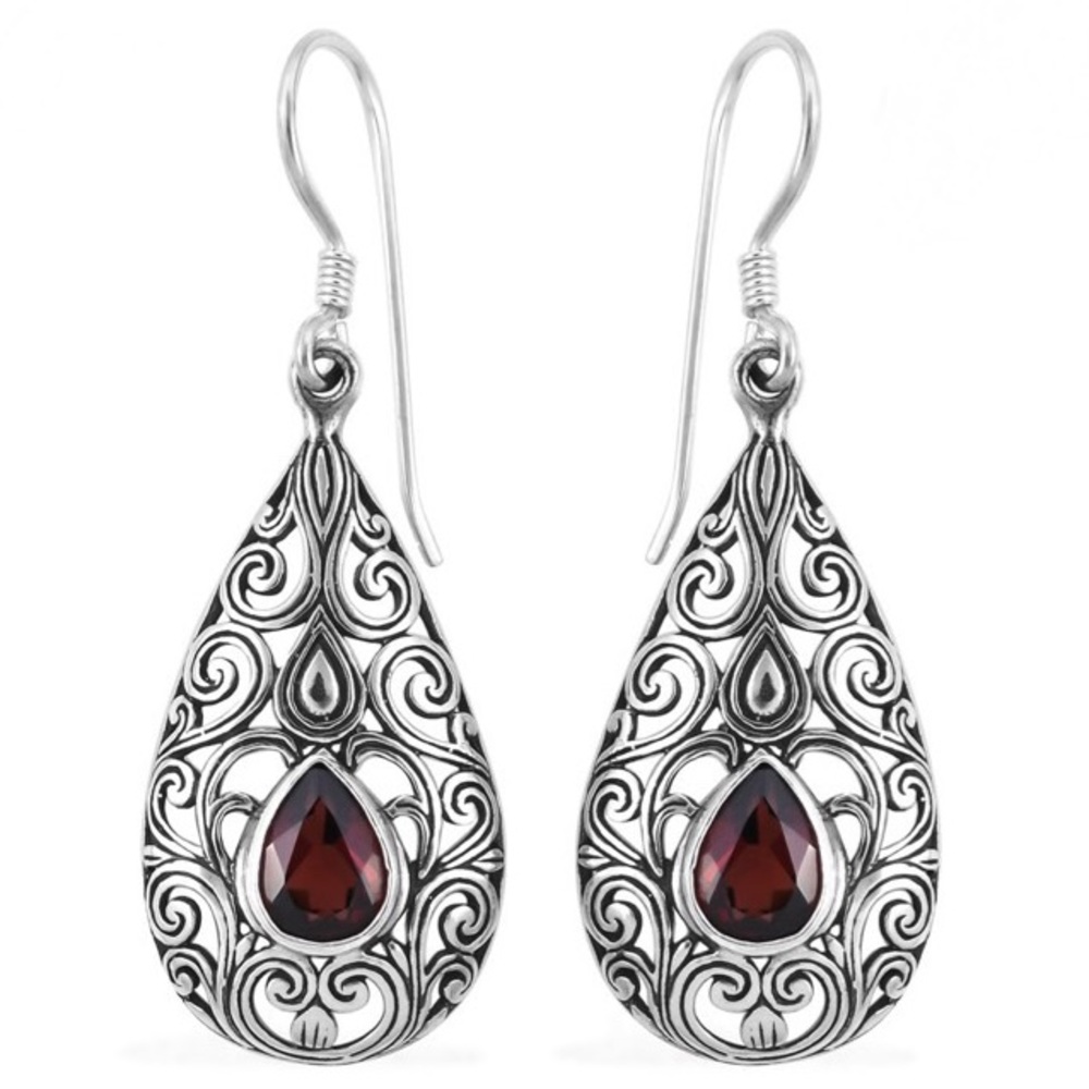 Bohemian garnet in .925 sterling silver setting earrings